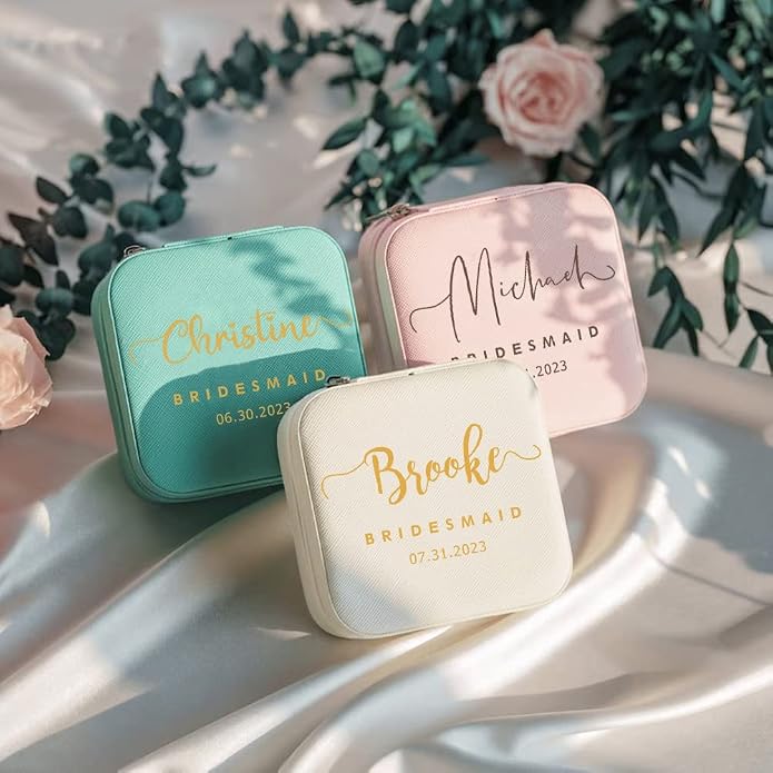 Bridesmaid Gifts Jewelry Box Personalized Small Jewelry Travel Case Custom PU Leather Portable Bridesmaid Proposal Boxes Mini Jewellery Organizer Storage Earrings Rings Necklaces for Women Girls-Pink