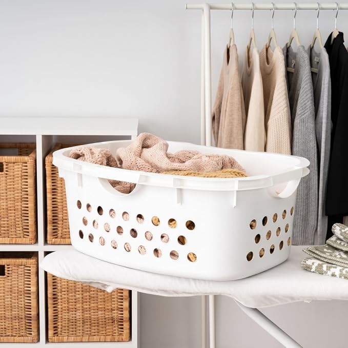 IRIS USA 51L Plastic Hip Hold Laundry Basket with Built-In Comfort Carry Handles, 4- Pack, 1.5 Bushel, Clothes Hamper, Laundry Hamper, Ventilation Holes, for Closet Dorm Laundry Room Bedroom, White