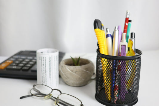 How to Choose a Pen Organizer That Actually Keeps Your Desk Clear