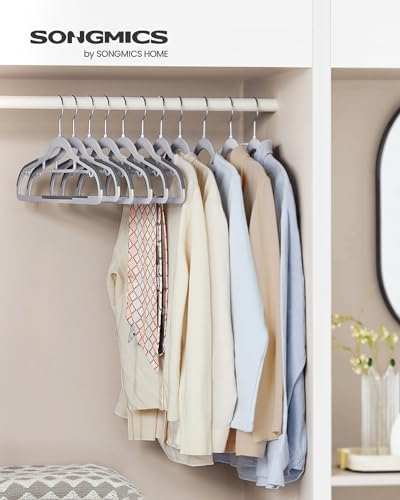 SONGMICS Pack of 30 Coat Hangers, Space-Saving Plastic Clothes Hangers