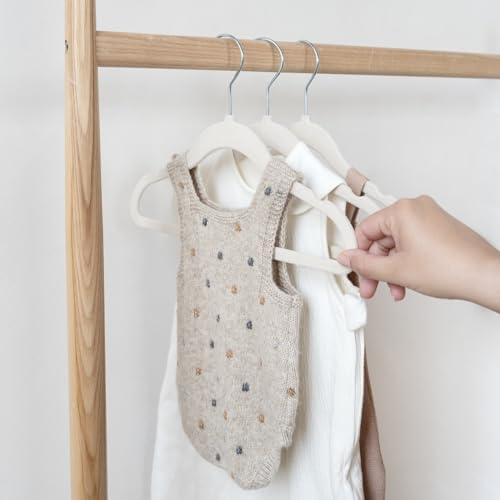 3 Sprouts Velvet Baby Hangers, Non Slip Slim, Beige, 30 Pack
