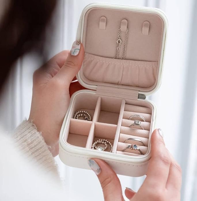 Bridesmaid Gifts Jewelry Box Personalized Small Jewelry Travel Case Custom PU Leather Portable Bridesmaid Proposal Boxes Mini Jewellery Organizer Storage Earrings Rings Necklaces for Women Girls-Pink