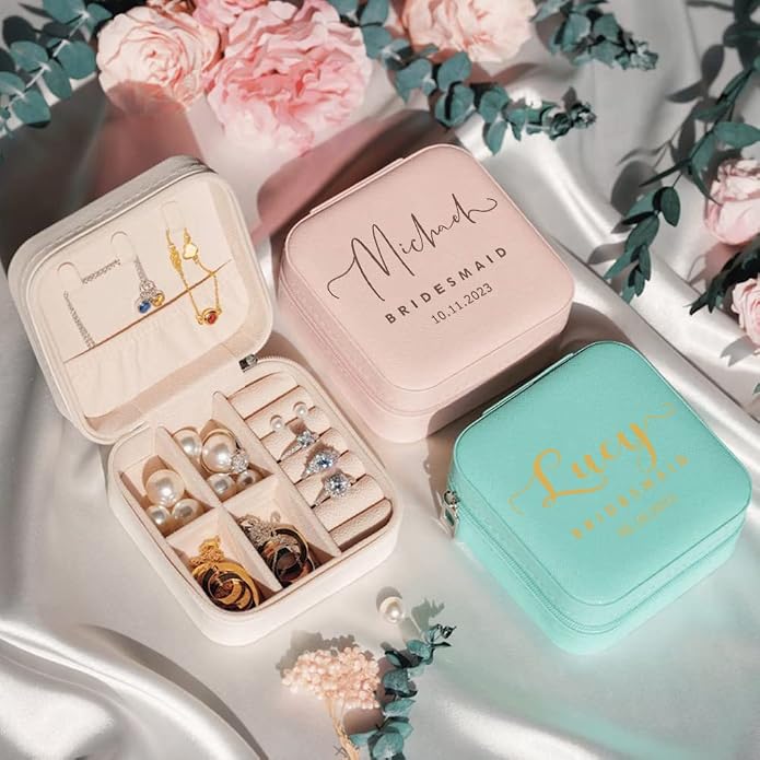 Bridesmaid Gifts Jewelry Box Personalized Small Jewelry Travel Case Custom PU Leather Portable Bridesmaid Proposal Boxes Mini Jewellery Organizer Storage Earrings Rings Necklaces for Women Girls-Pink