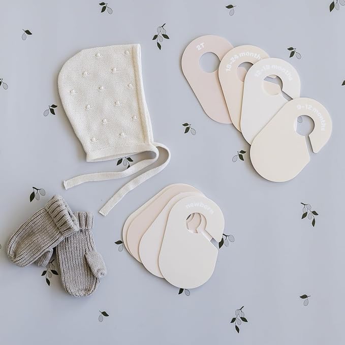 3 Sprouts Baby Closet Dividers, Newborn to 2T, Neutral, 8 Piece Set | Newborn to 2T sizing, 8-piece set, Double-sided size labels, Age labels, Nursery closet storage, Baby clothes organizer