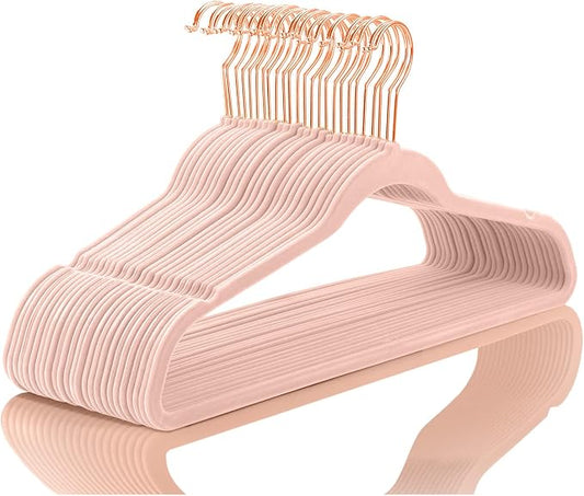 MIZGI Premium Velvet Hangers (30 Pack) Heavy Duty - Non Slip Felt Hangers - Blush Pink - Rose Gold 360 Degree Swivel Hooks,Space Saving Clothes Hangers,Durable Strong Hangers for Suits,Coats,Dress