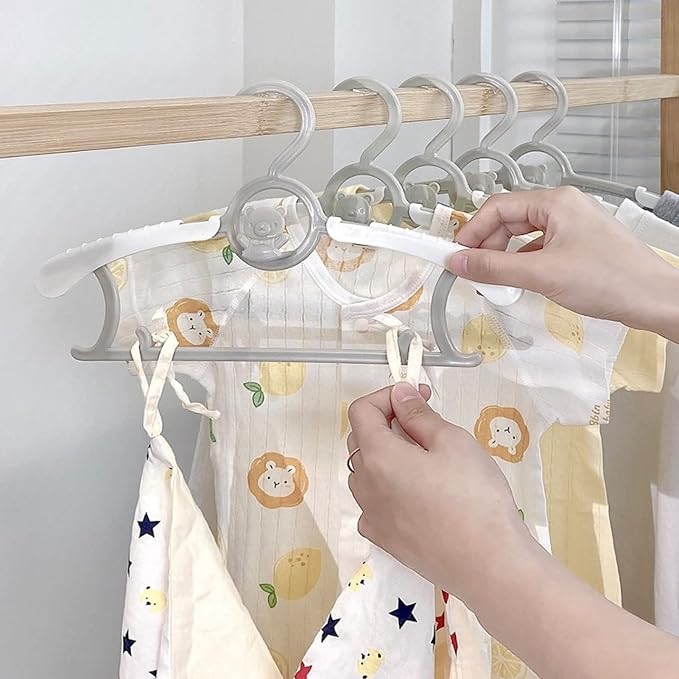 Baby Clothes Hangers 20 Pack, Plastic Kids Hangers Space Saving for Closet | Grey Hanger for Toddler Girl Boy Lightweight Anti-Slip Cascading Adjustable Children Infant Hangers Ganchos para Ropa de Bebe