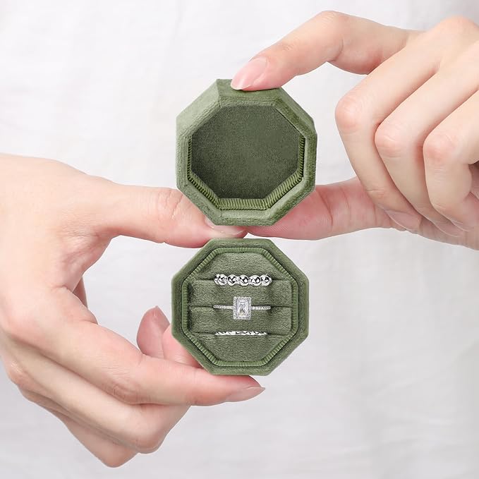 WantGor Velvet Ring Box, 3 Slots Jewelry Ring Gift Box Vintage Ring Display Holder Case for Wedding Ceremony Proposal Engagement (Olive Green)
