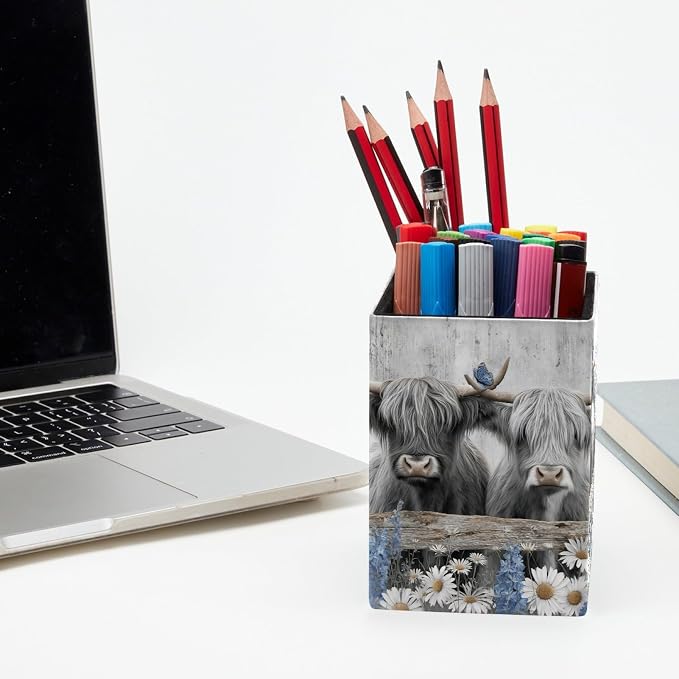 Pen Holder for Desk, Highland Cow Daisies Rustic Pencil Holder, Pen Cup Functional Desk Organizer for Office Supplies