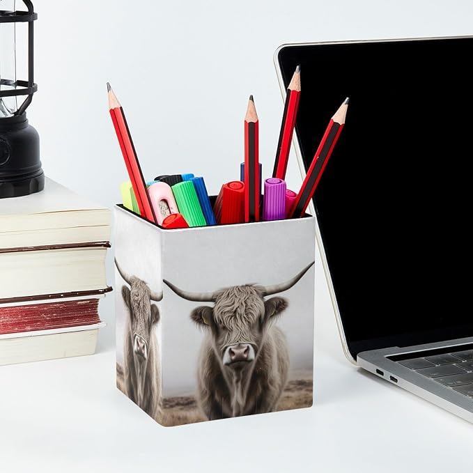 Pen Holder for Desk, Highland Cow Pencil Holder, Pen Cup Functional Desk Organizer for Office Supplies