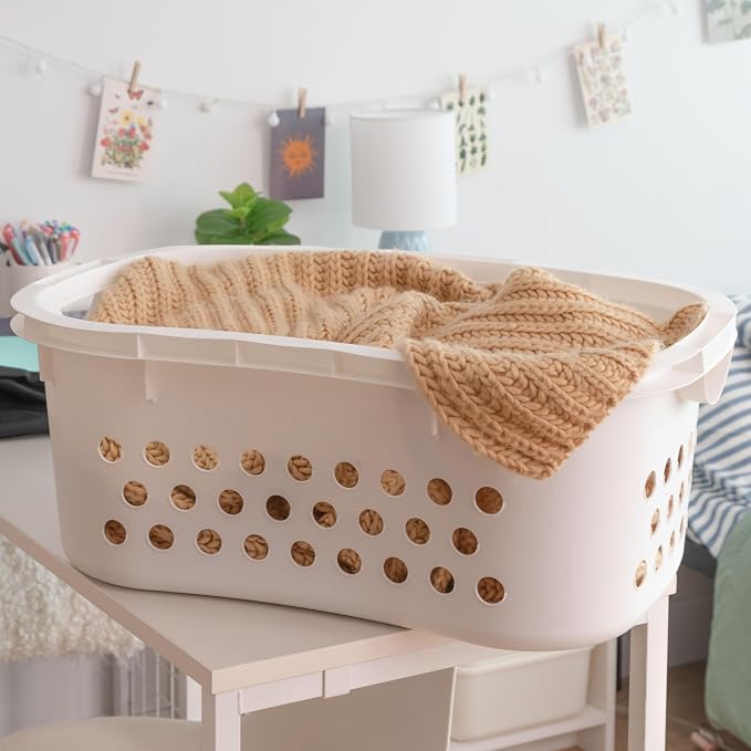 IRIS USA 51L Plastic Hip Hold Laundry Basket with Built-In Comfort Carry Handles, 4- Pack, 1.5 Bushel, Clothes Hamper, Laundry Hamper, Ventilation Holes, for Closet Dorm Laundry Room Bedroom, White