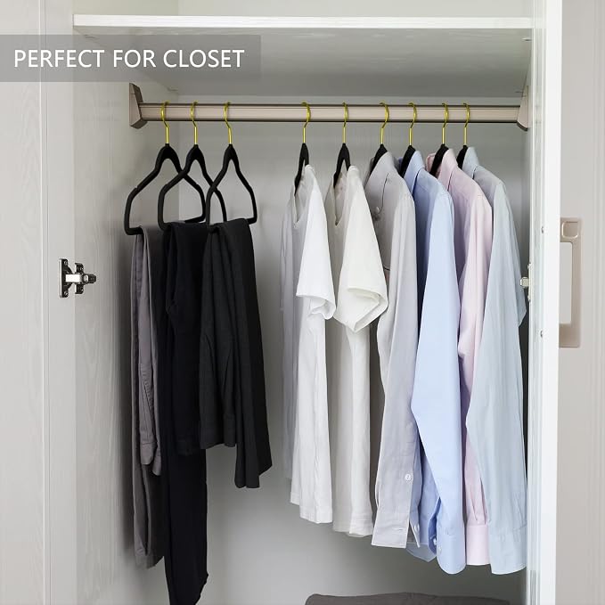 MIZGI Premium Velvet Hangers Pack 30 Pcs Heavyduty - Non Slip Slimline - Velvet Suit Hangers Black - Gold Hooks,Space Saving Clothes Hangers
