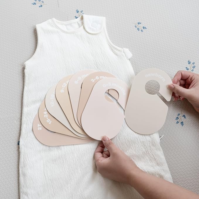 3 Sprouts Baby Closet Dividers, Newborn to 2T, Neutral, 8 Piece Set | Newborn to 2T sizing, 8-piece set, Double-sided size labels, Age labels, Nursery closet storage, Baby clothes organizer