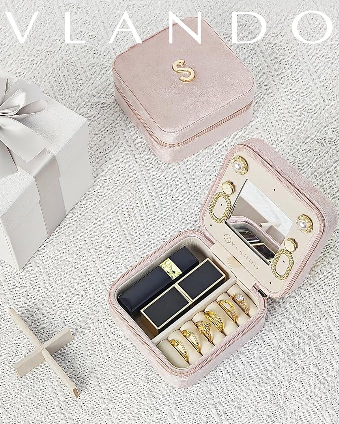 VLANDO Wedding Gifts for Women, Jewelry Box, Bridal Shower Gifts, Bridesmaid Gifts for Wedding Day Bride Gifts, Personalized Jewelry Case - Letter D, Pink