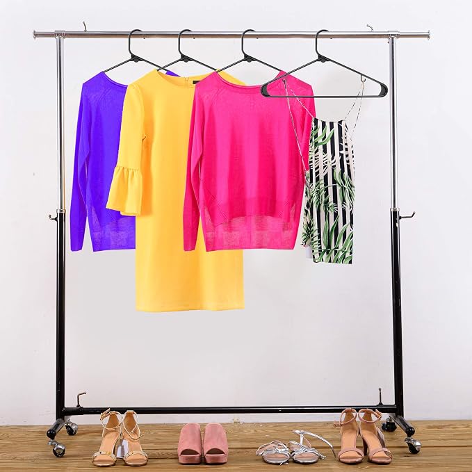 Utopia Home Plastic Hangers 200 Pack – Built-in Strap Hooks Black | Space saving | Durable & strong | Closet organizer | Clothes hangers | Ideal for shirts, pants, skirts & coats