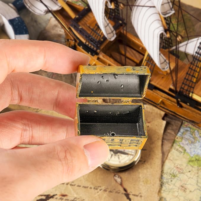 50Pcs Mini pirate treasure chest 1.42 x 0.67 x 1.06Inch Plastic toy pirate chest with a Gold finish Vintage pirate small decorative box for Kids prizes Halloween Birthday Party Props