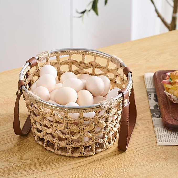 Farmhouse Wicker Egg Basket for Collecting Fresh Eggs, Round Storage Basket with Handle, Brown, Sea Grass