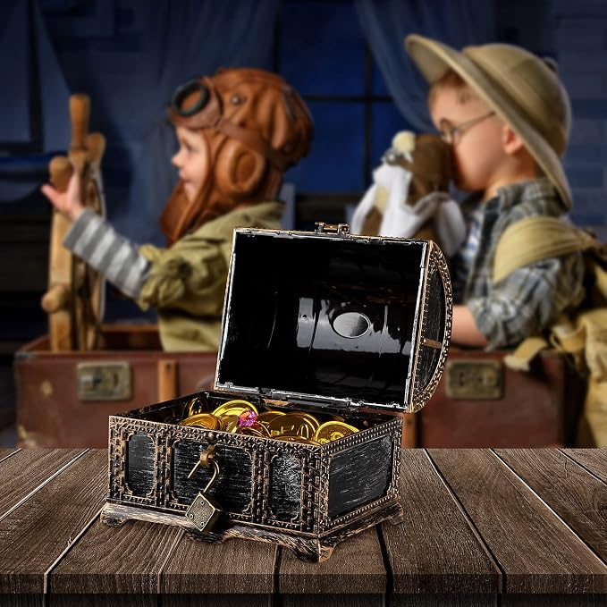 Kids Pirate Treasure Chest Plastic Pirate Vintage Treasure Box, Mini Pirate Chest Toys for Boys